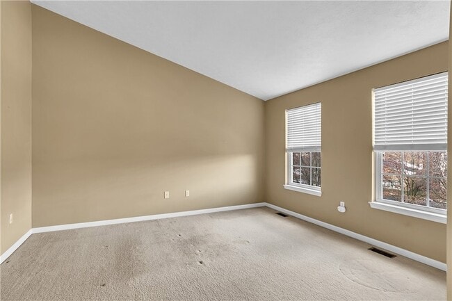 Building Photo - 704 Park Plaza E