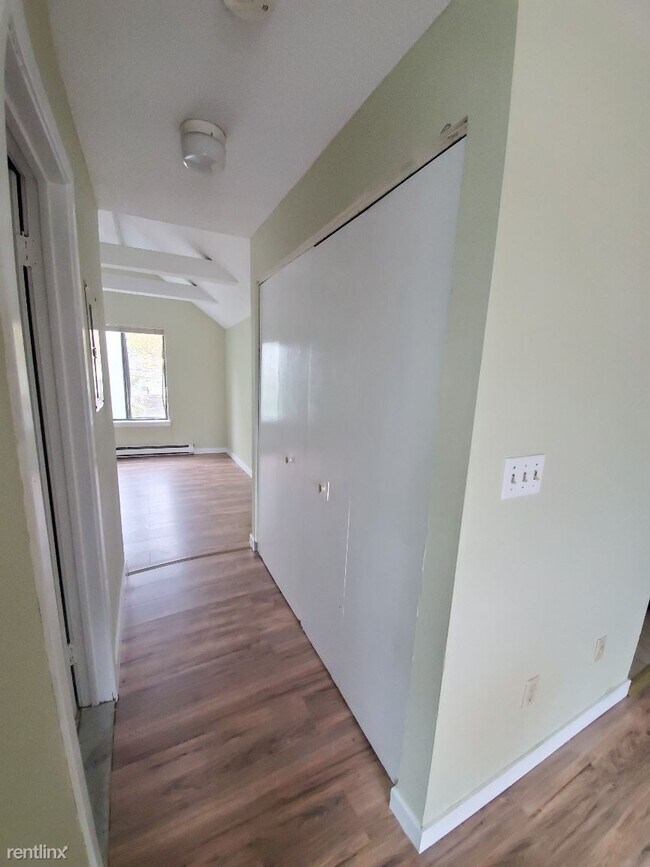 Building Photo - 1 br, 1 bath  - 76 Terrace St Apt B5 B5