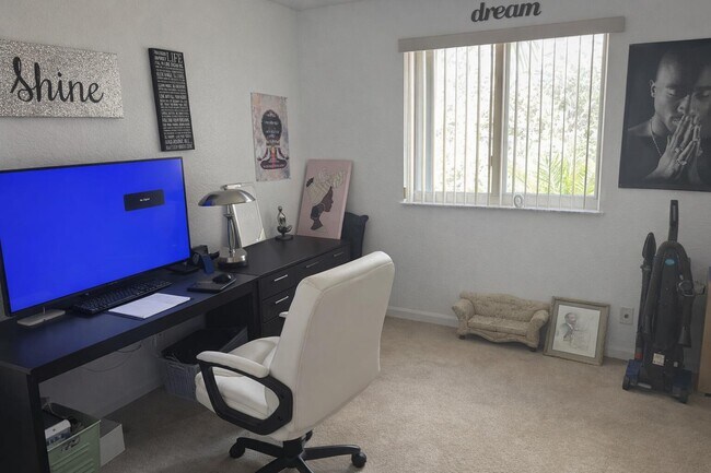 Building Photo - 8020 Big Pine Way