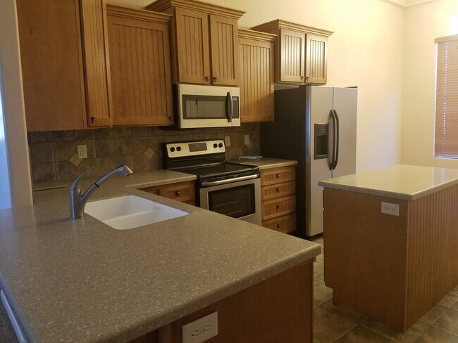 Building Photo - Spacious Home For Rent