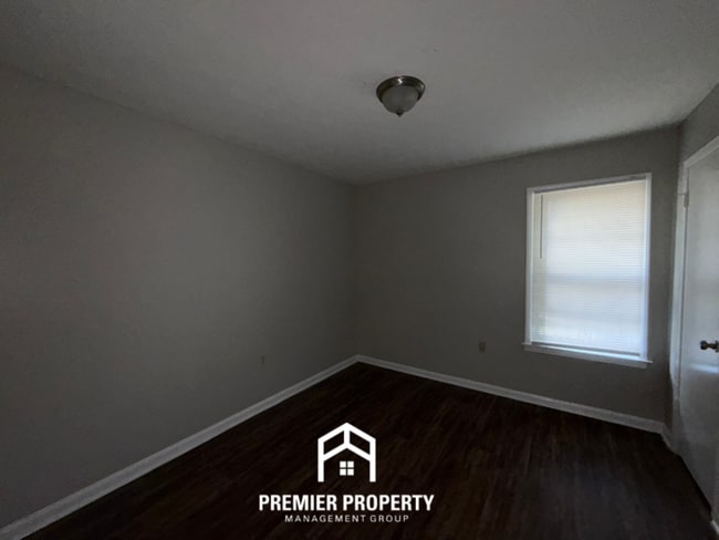 Building Photo - 3712 Covington Pike