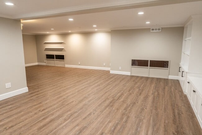 Building Photo - 4Bd/2.5Ba Seattle House