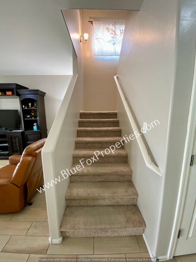 Building Photo - 9009 W Rolling Springs Dr