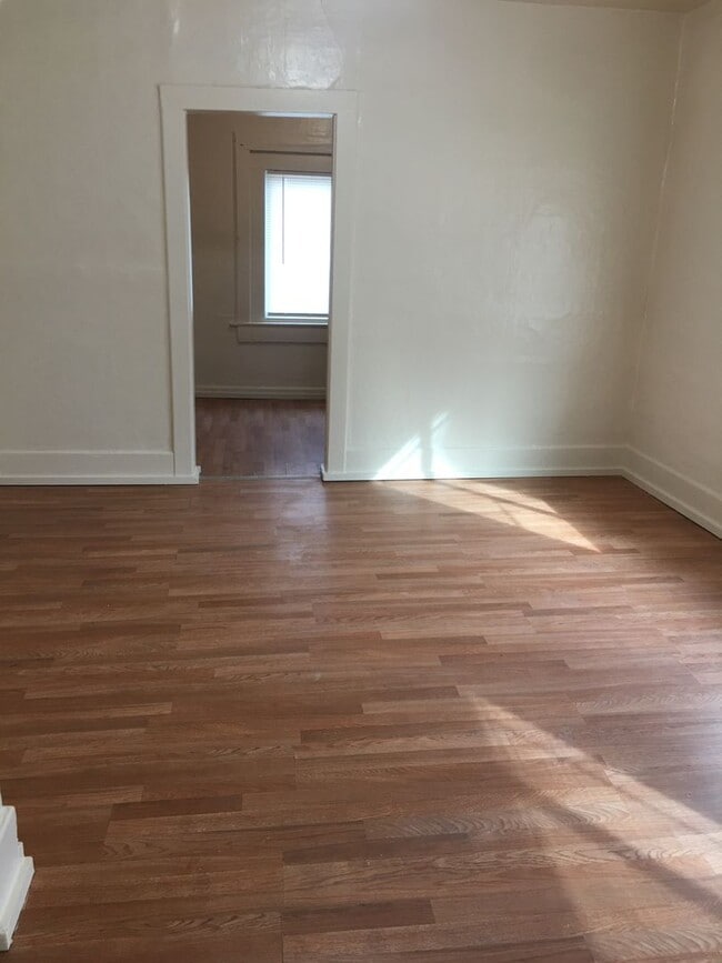 Building Photo - 810-888-7300