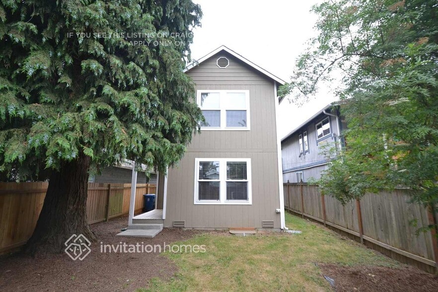 Building Photo - 409 Pine Ave