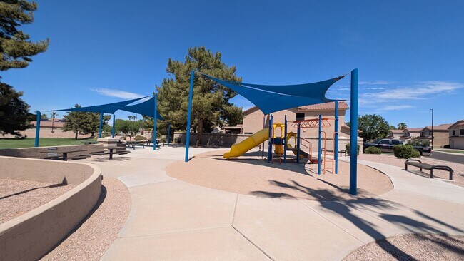 Building Photo - 3 Bedroom Home in the Silverhawk Community Near N Cooper Rd and W Guadalupe Rd!