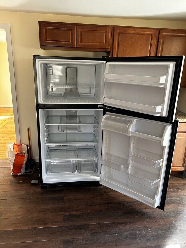 Large fridge - 969 Purchase Brook Rd