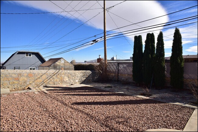 Building Photo - 3600 Volcanic Ave