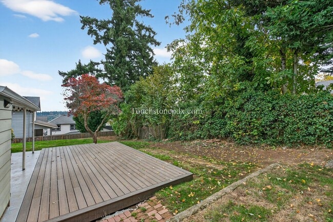 Building Photo - Charming West Linn Home with Stunning Mt. ...