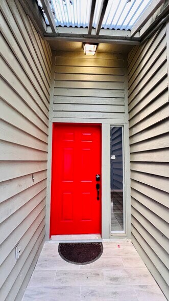 Building Photo - 13903 LAZY OAK DRIVE