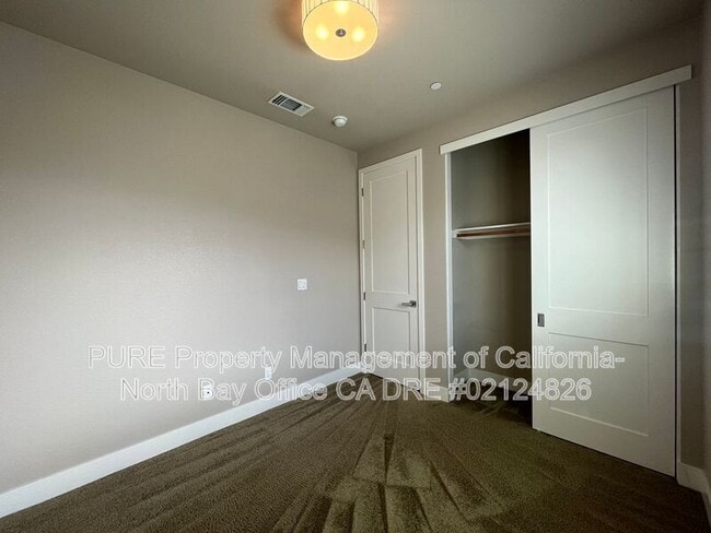 Building Photo - 3681 Hemlock St