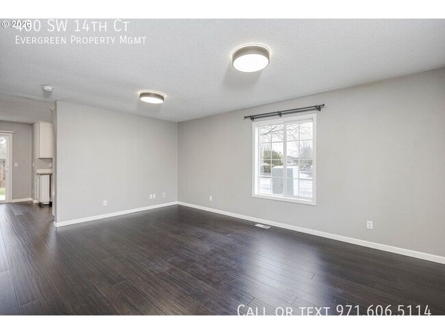 Building Photo - 400 SW 14th Ct