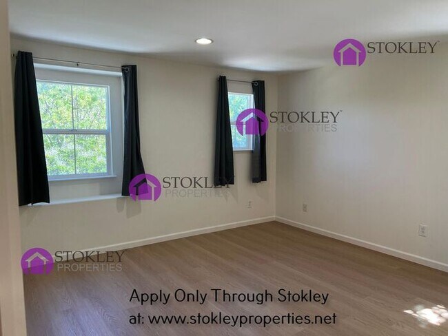 Building Photo - 1 Addison Ct