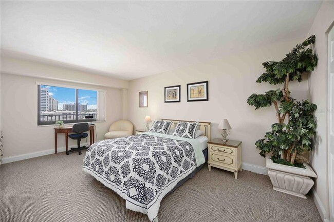 Building Photo - 11 Sunset Dr