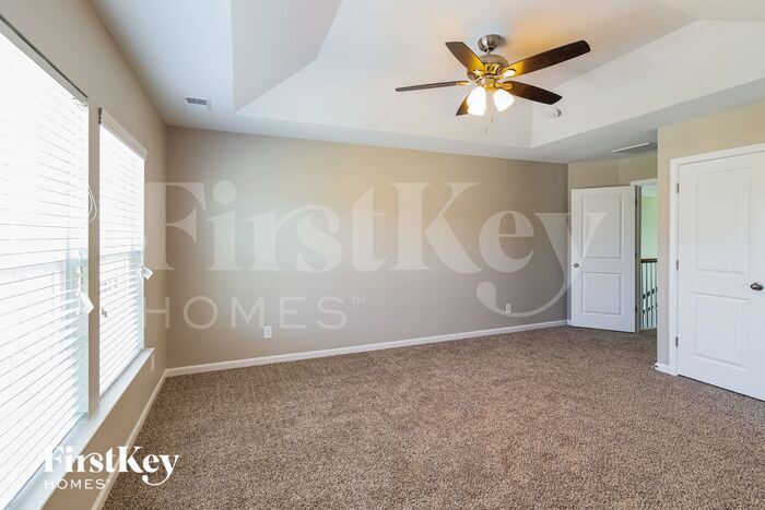 Building Photo - 772 Redbud Ln