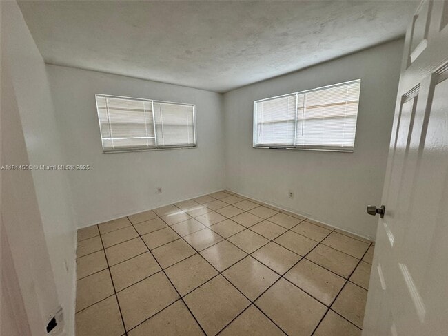 Building Photo - 2880 NW 12th Ct