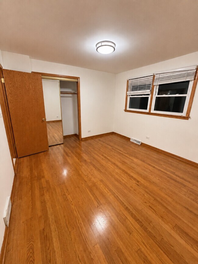 Building Photo - 3421 N Oketo Ave