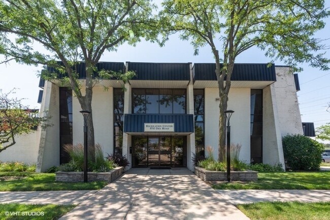 Building Photo - 9128 W Terrace Dr