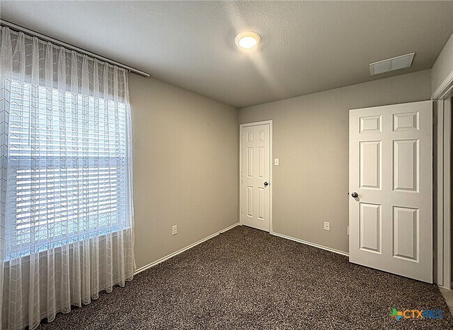 Building Photo - 2418 Corradino St