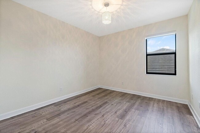 Building Photo - 5643 Sandbirch Wy