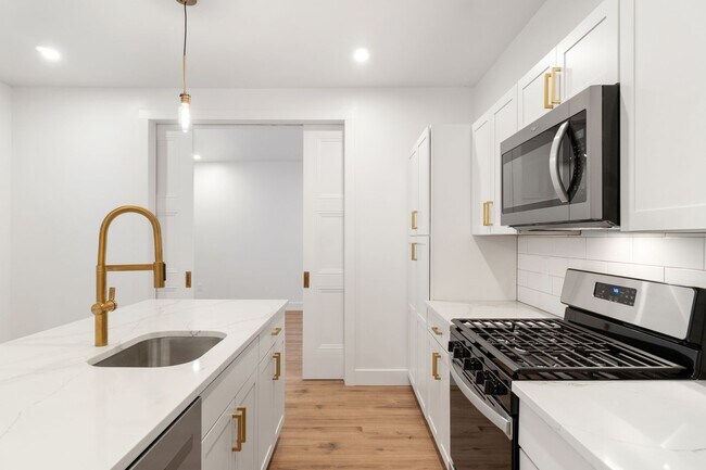 Building Photo - Modern Renovation - Sharpsburg