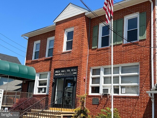 Primary Photo - 35 East Ave