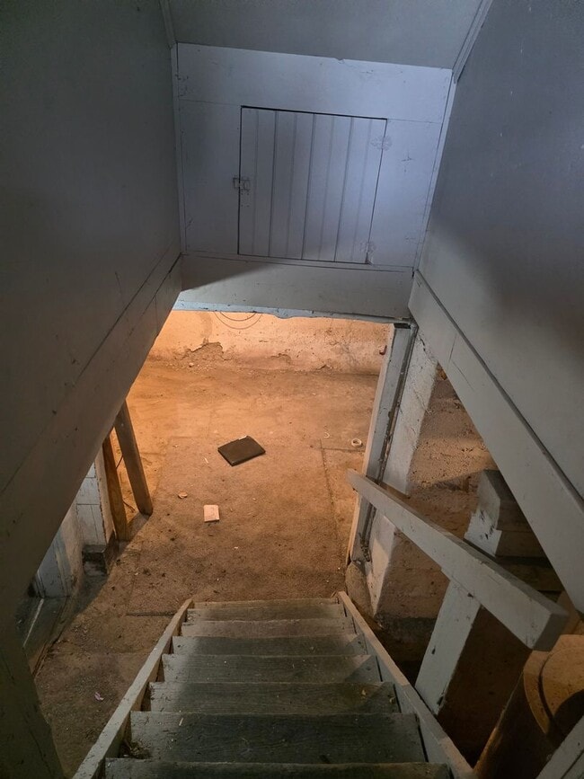 Building Photo - 397 Upper Oakwood Ave