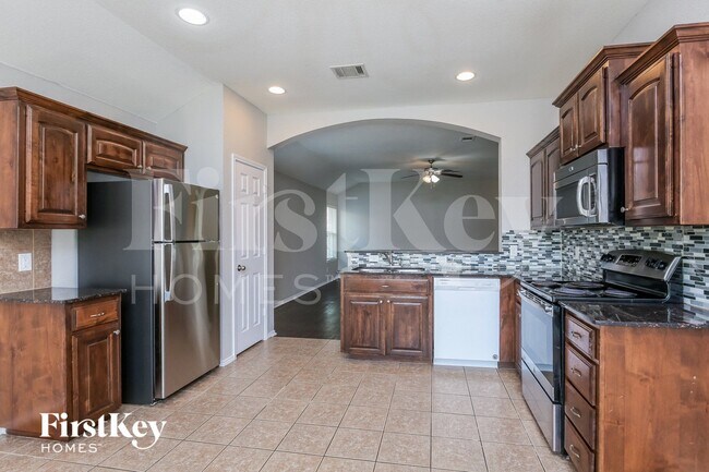 Building Photo - 2037 Cattle Creek Rd