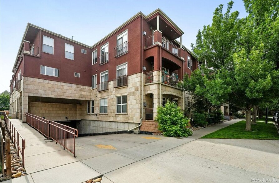 Building Photo - 2100 N Humboldt St