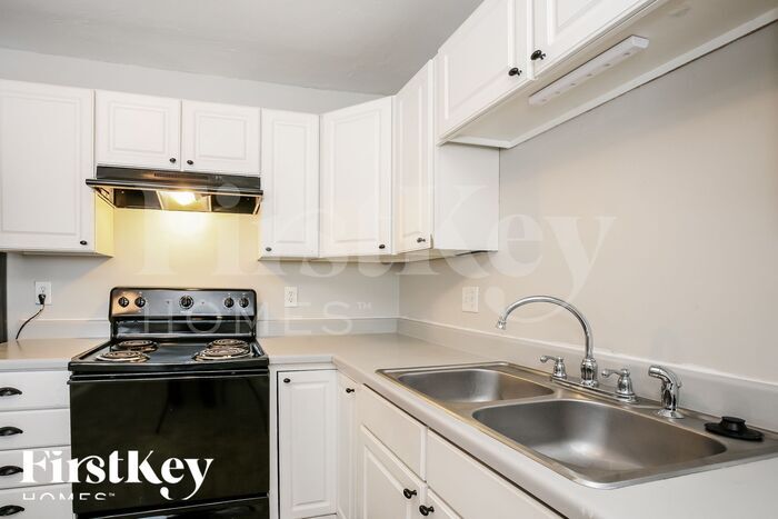 Building Photo - 510 Colony Dr