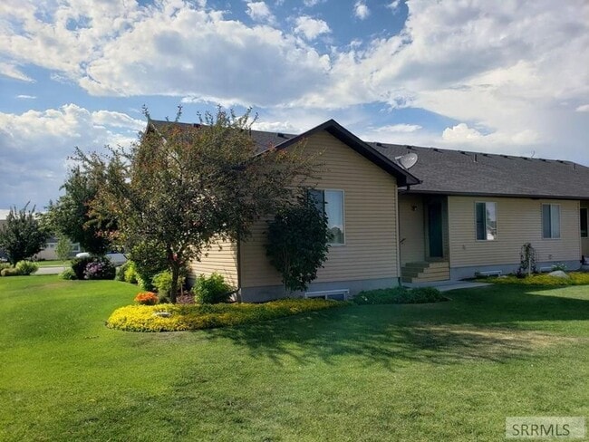 Building Photo - Charming 3-Bedroom, 2-Bathroom Twin Home in Stonebridge Subdivision