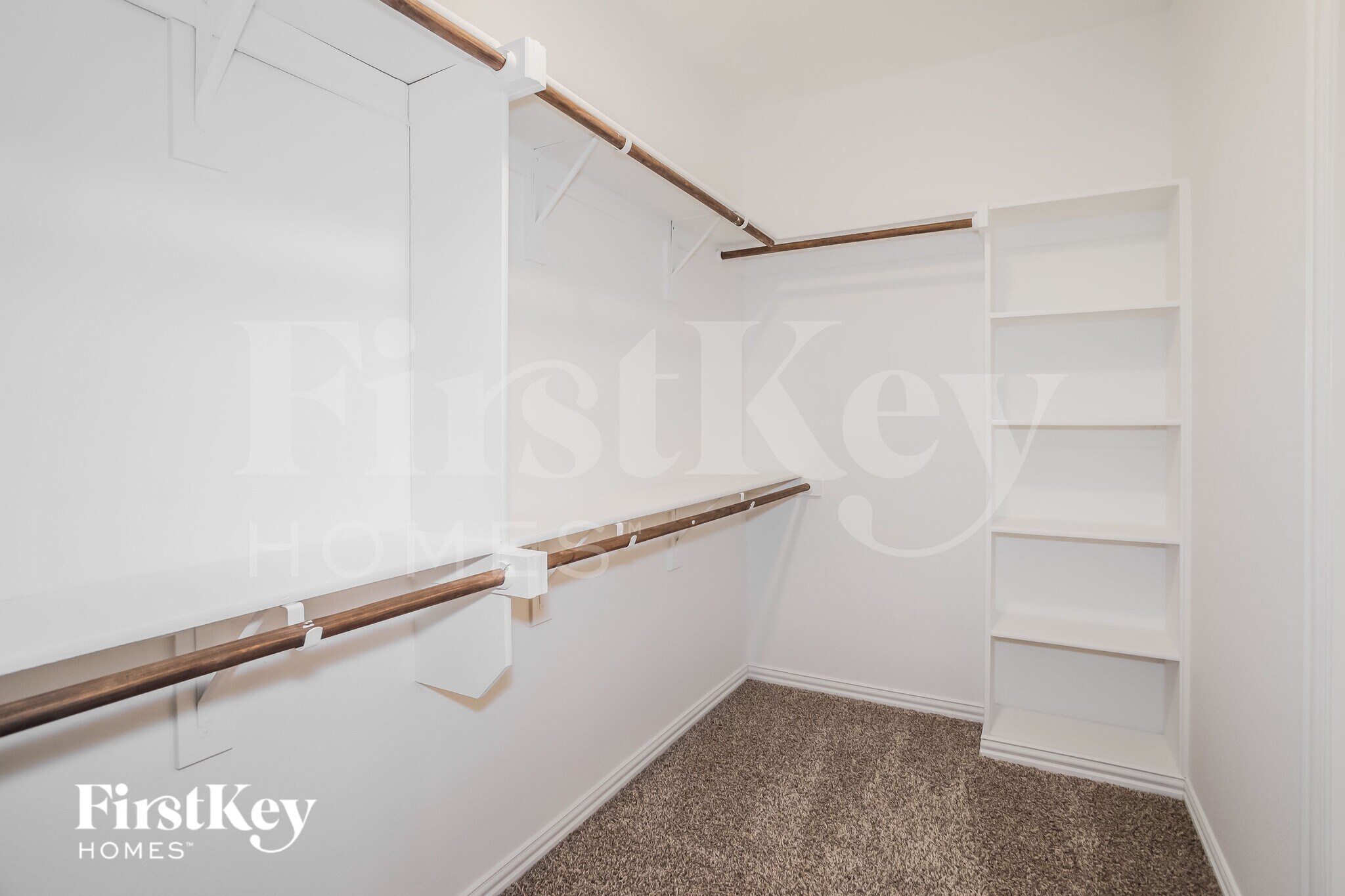 Building Photo - 304 Stefani Dr