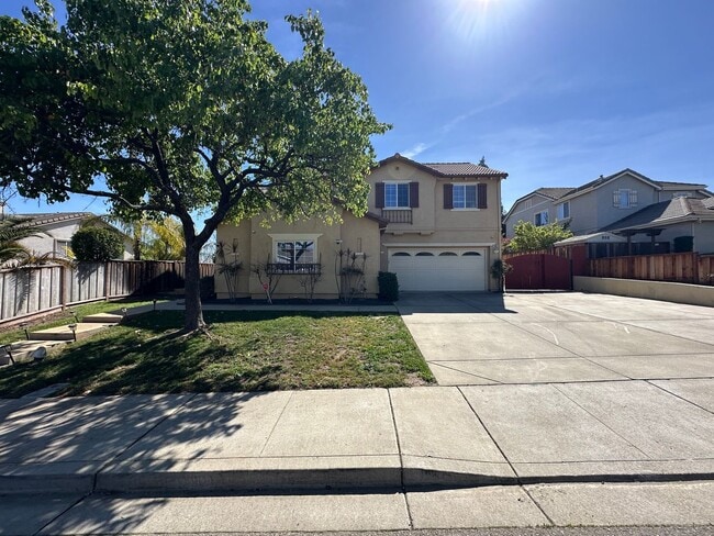 Building Photo - Gorgeous 6 Bedroom, 3 Bath Antioch Home