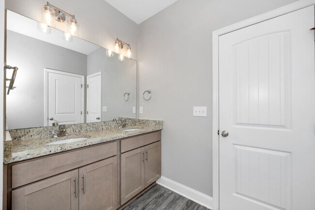 Building Photo - 153 Cherry Laurel Dr