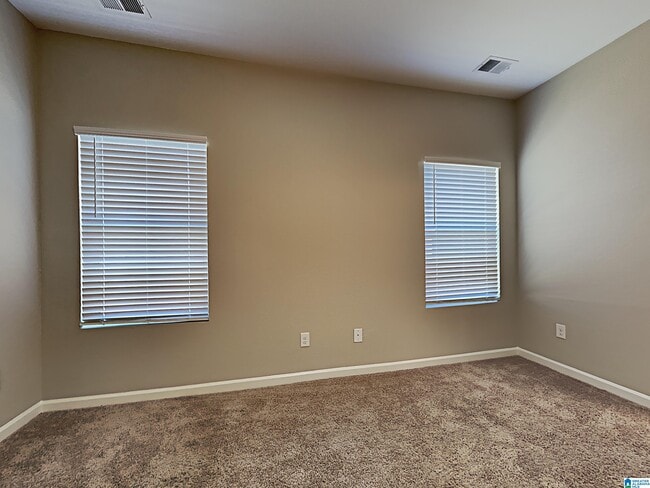 Building Photo - 185 Smith Glen Dr