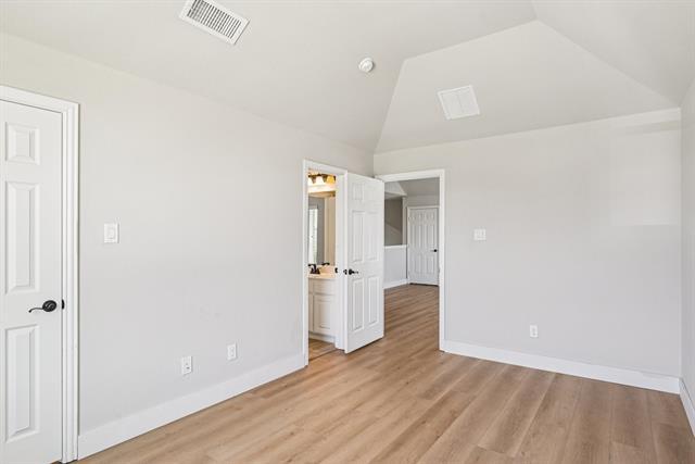 Building Photo - 6043 Oakmere Ln