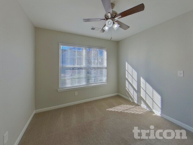 Building Photo - 420 Hedge Grove Ln