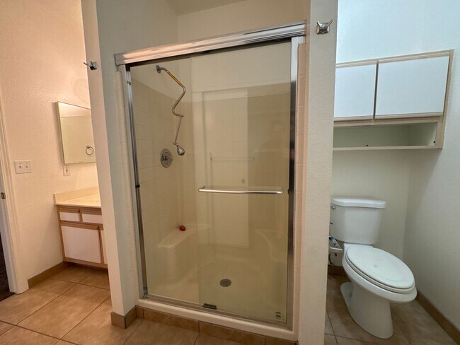 Building Photo - 2834