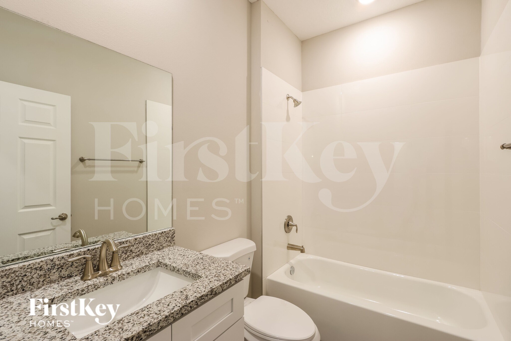 Building Photo - 216 Titan Rd SE