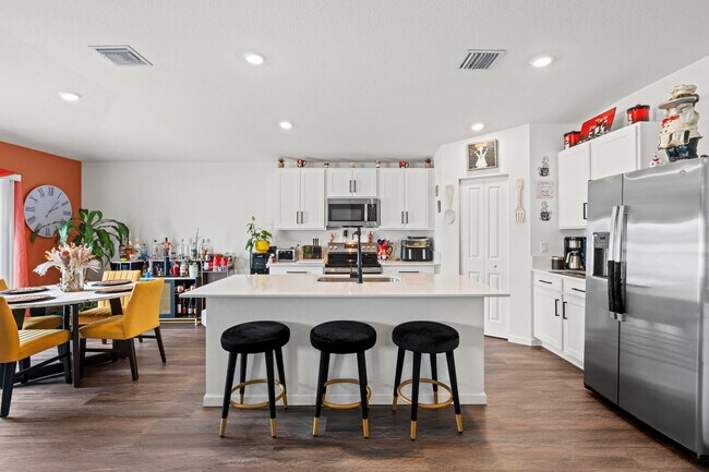 Building Photo - 701 Carlyle Wy