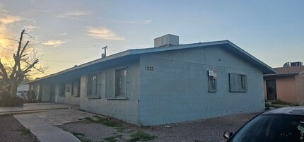 Building Photo - 4p1933