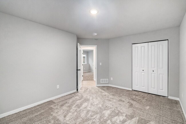 Building Photo - Brand New 5 Bedroom Condo!