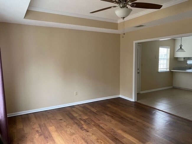 Building Photo - 3/2 HOME NEAR FREEDOM PARK.