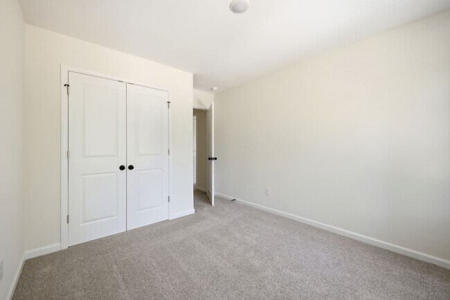 Building Photo - 120 Maplewood Ave
