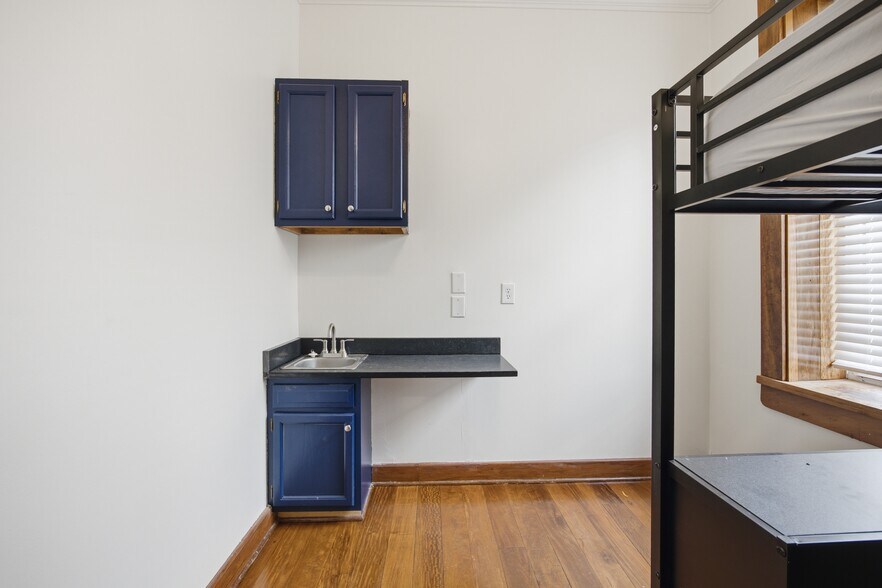 Building Photo - 823 McCallie Ave