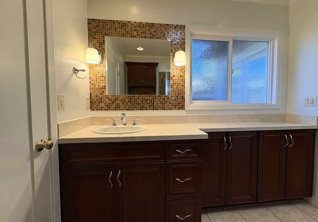 Building Photo - Beautiful Palo Alto Home with In-Law Suite, Central AC & Heated Pool