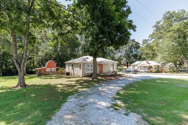 Building Photo - Beautiful Ranch Home in Prime Jefferson Location – Pet Friendly!