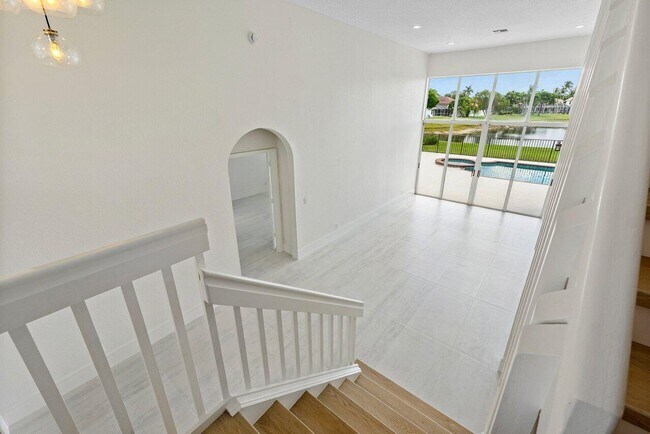 Building Photo - 20321 Hacienda Ct
