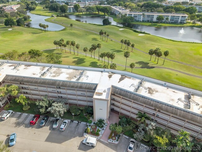 Building Photo - 3003 Portofino Isle