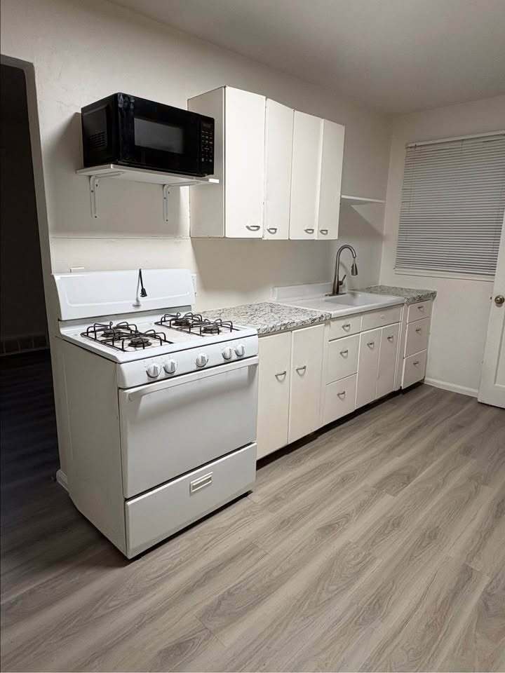 Kitchen - 327 8th St